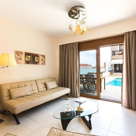 Pantheon Villas & Suites Vlikhádha Habitación foto